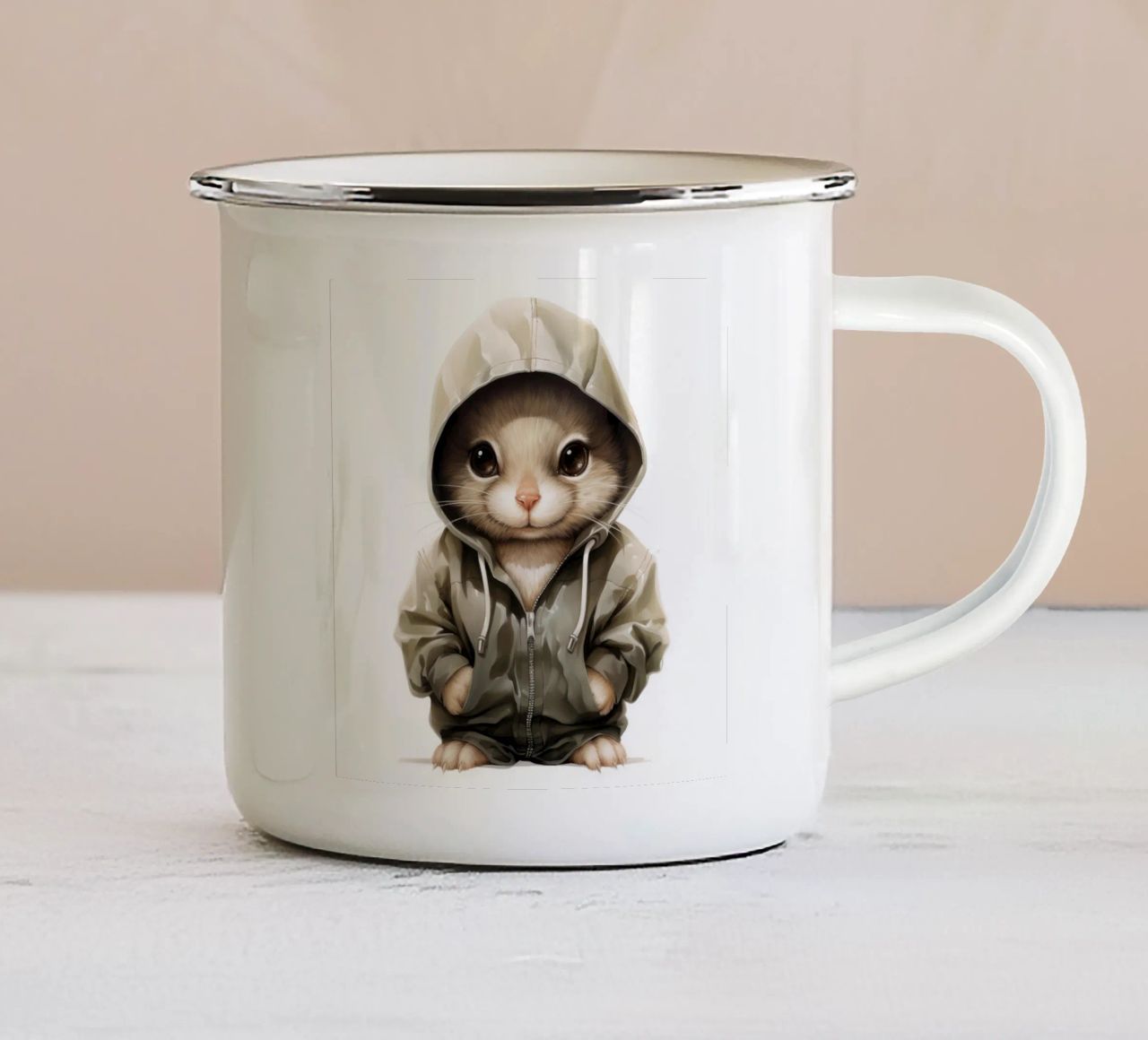 Cartone animato acquerellato con cincillà in felpa con cappuccio tazza in smalto da Animal Portraits