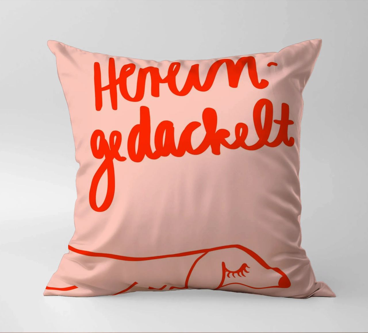 Hereingedackelt Kissen von Hej Ibiza by Ute Arnold