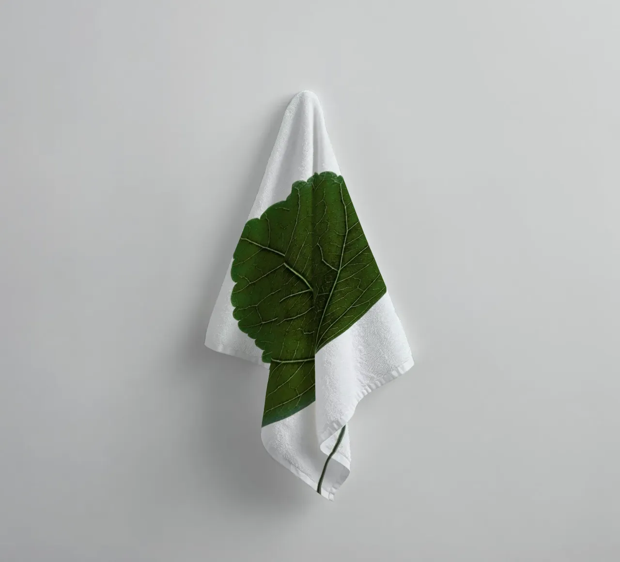 Look Closer Hibiscus asciugamano da bagno da Studio Nahili
