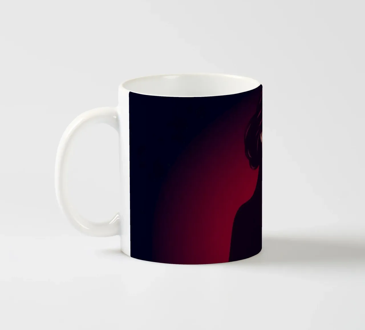 Donna elegante in un elegante abito nero posa tazza in ceramica da DesignDoodle