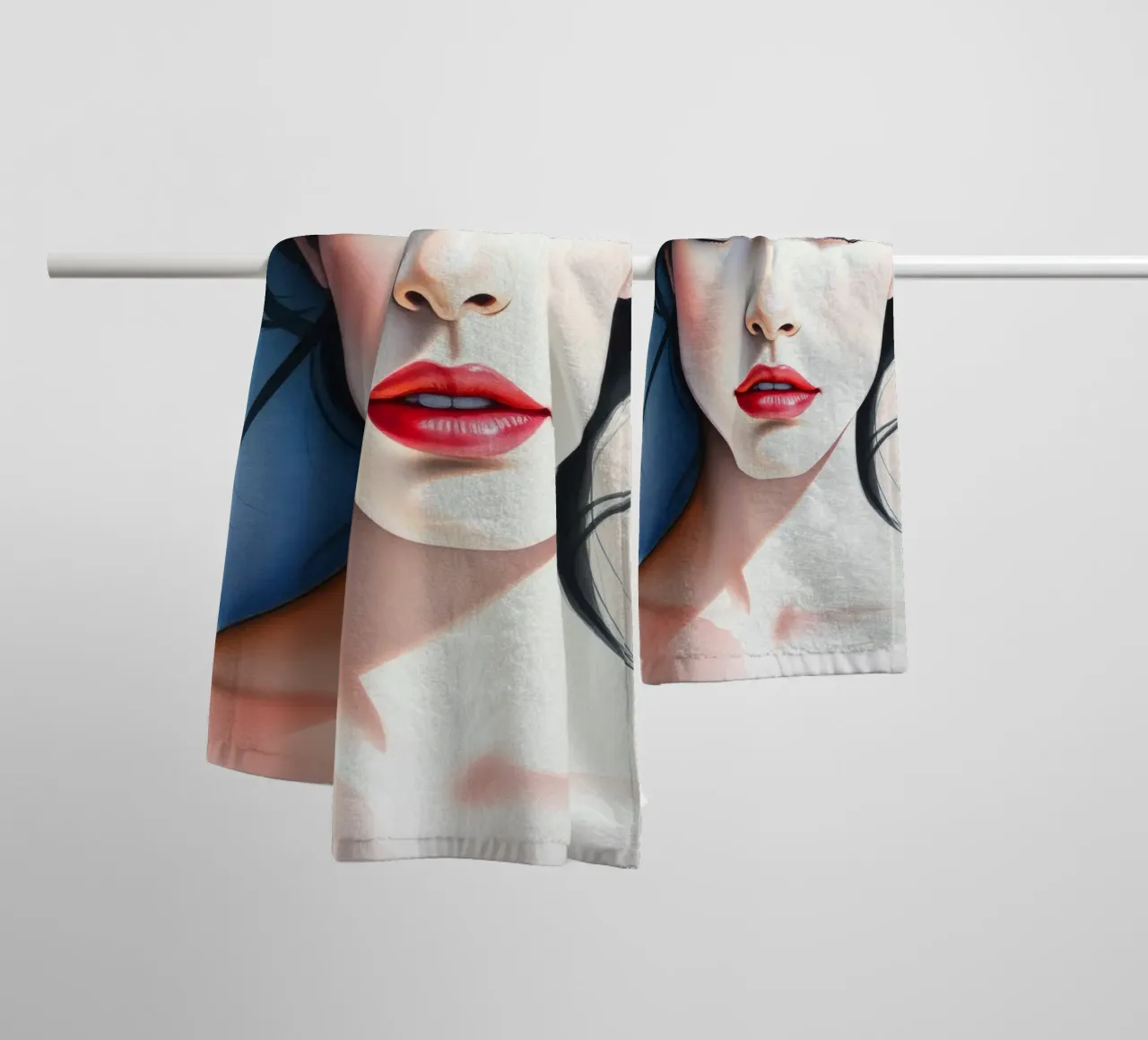 Beau portrait d'une jeune femme aux yeux captivants serviette de bain de DesignDoodle