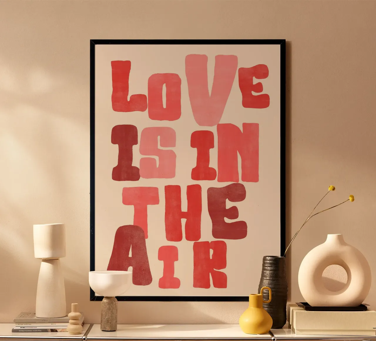 Love Is in the Air | Romantic & Whimsical Print poster con telaio in legno da PrintCessStudio