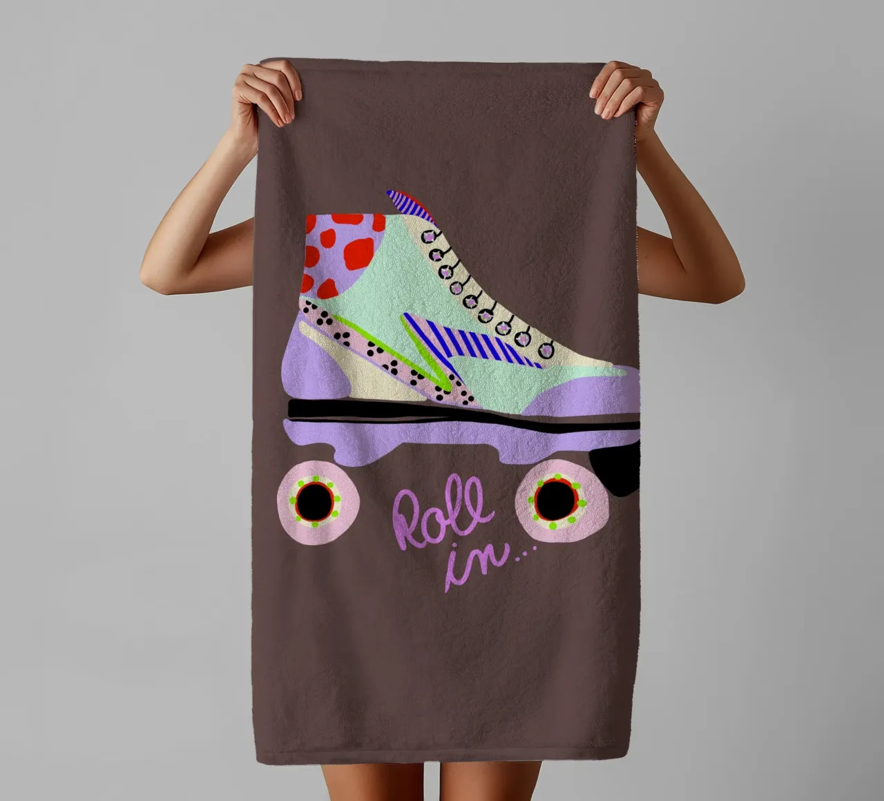 Roll in Rollschuh asciugamano da bagno da Hej Ibiza by Ute Arnold