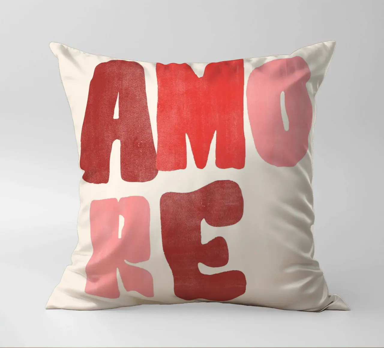 Amore | Bold Red Love Print cuscino da PrintCessStudio
