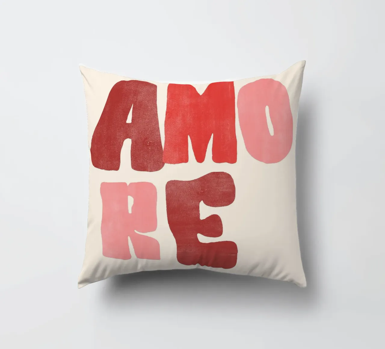 Amore | Bold Red Love Print cuscino da PrintCessStudio