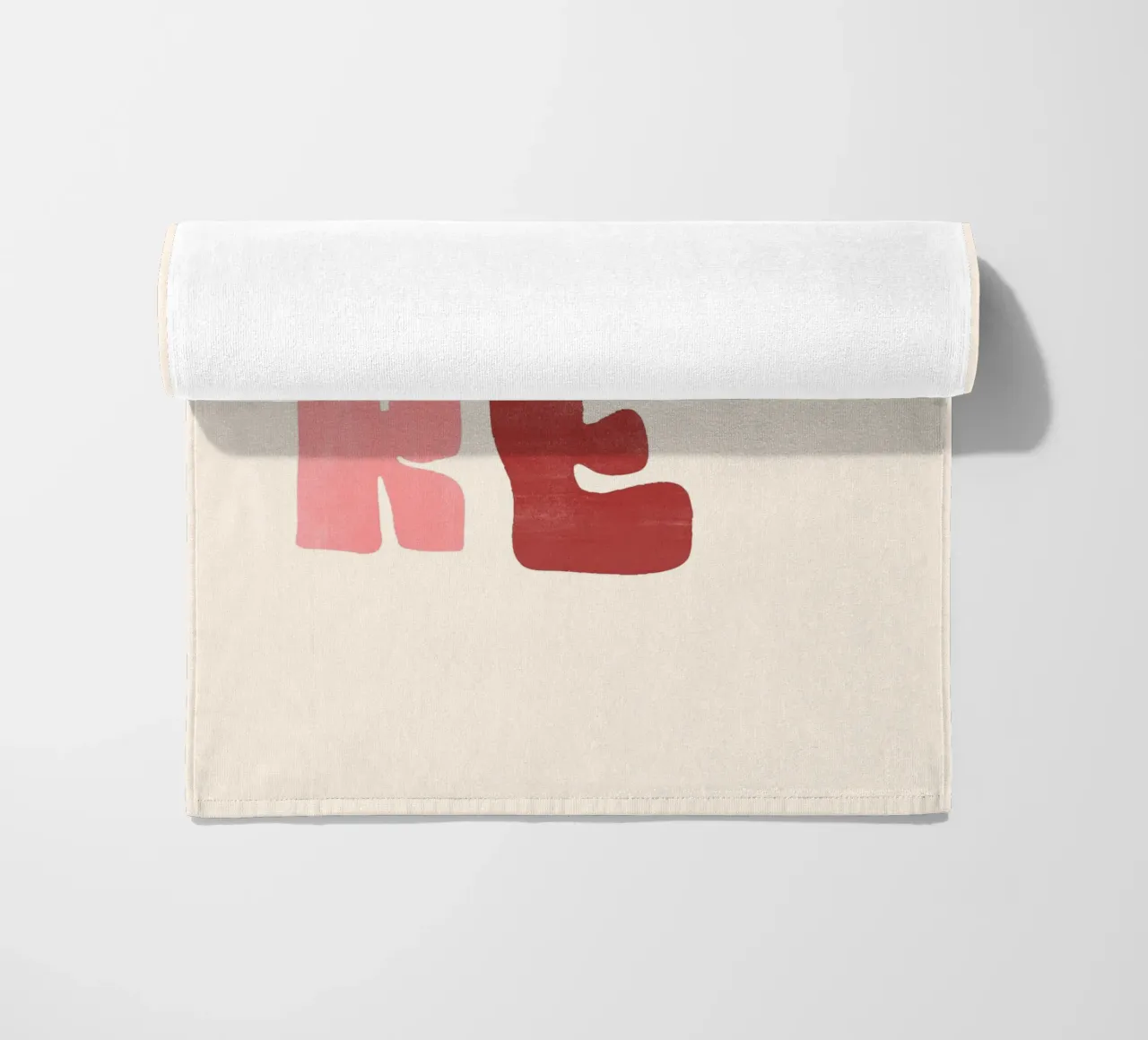 Amore | Bold Red Love Print telo mare da PrintCessStudio