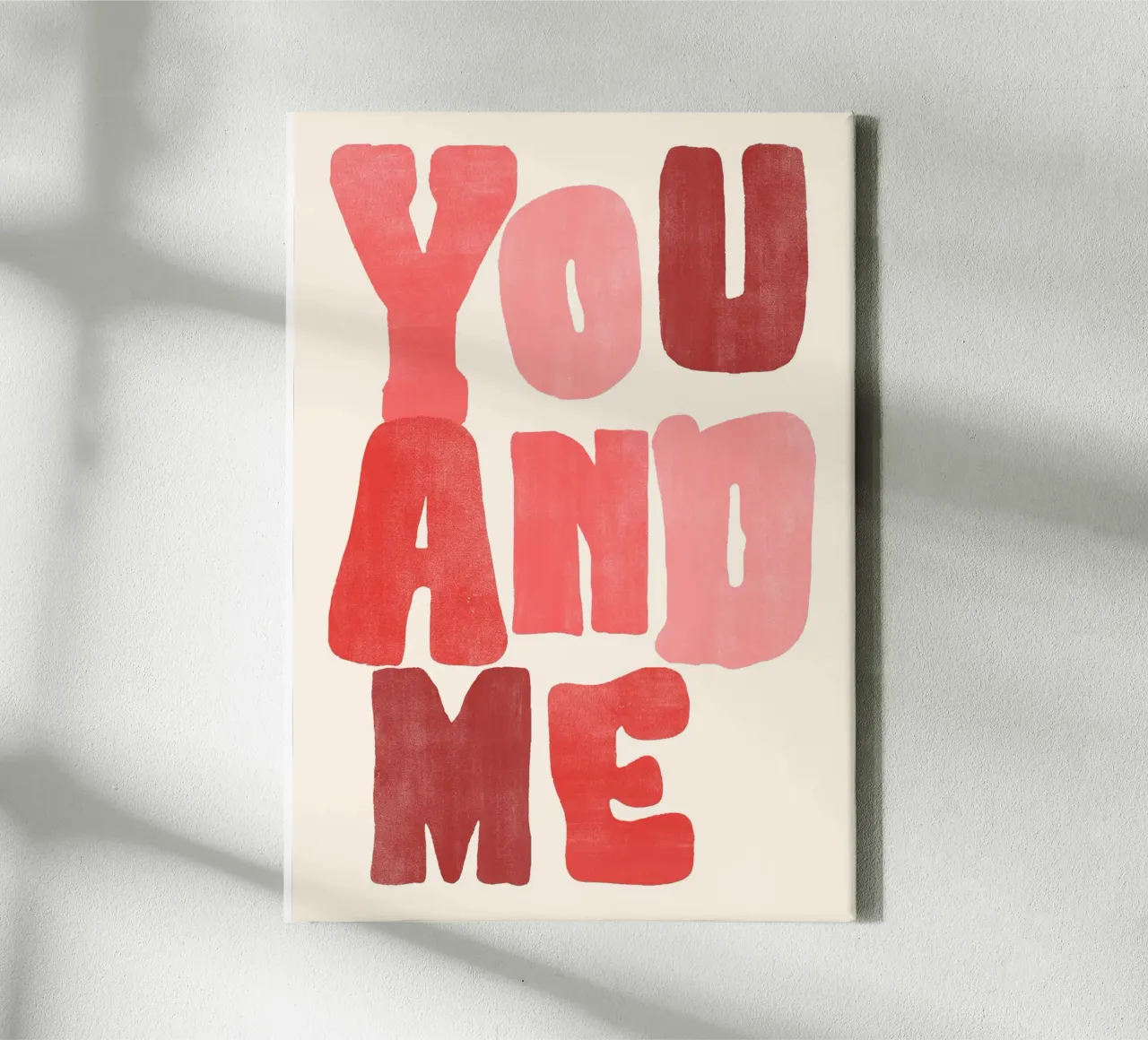 You & Me | Bold Red Love Print tela con Cornice a cassetta da PrintCessStudio