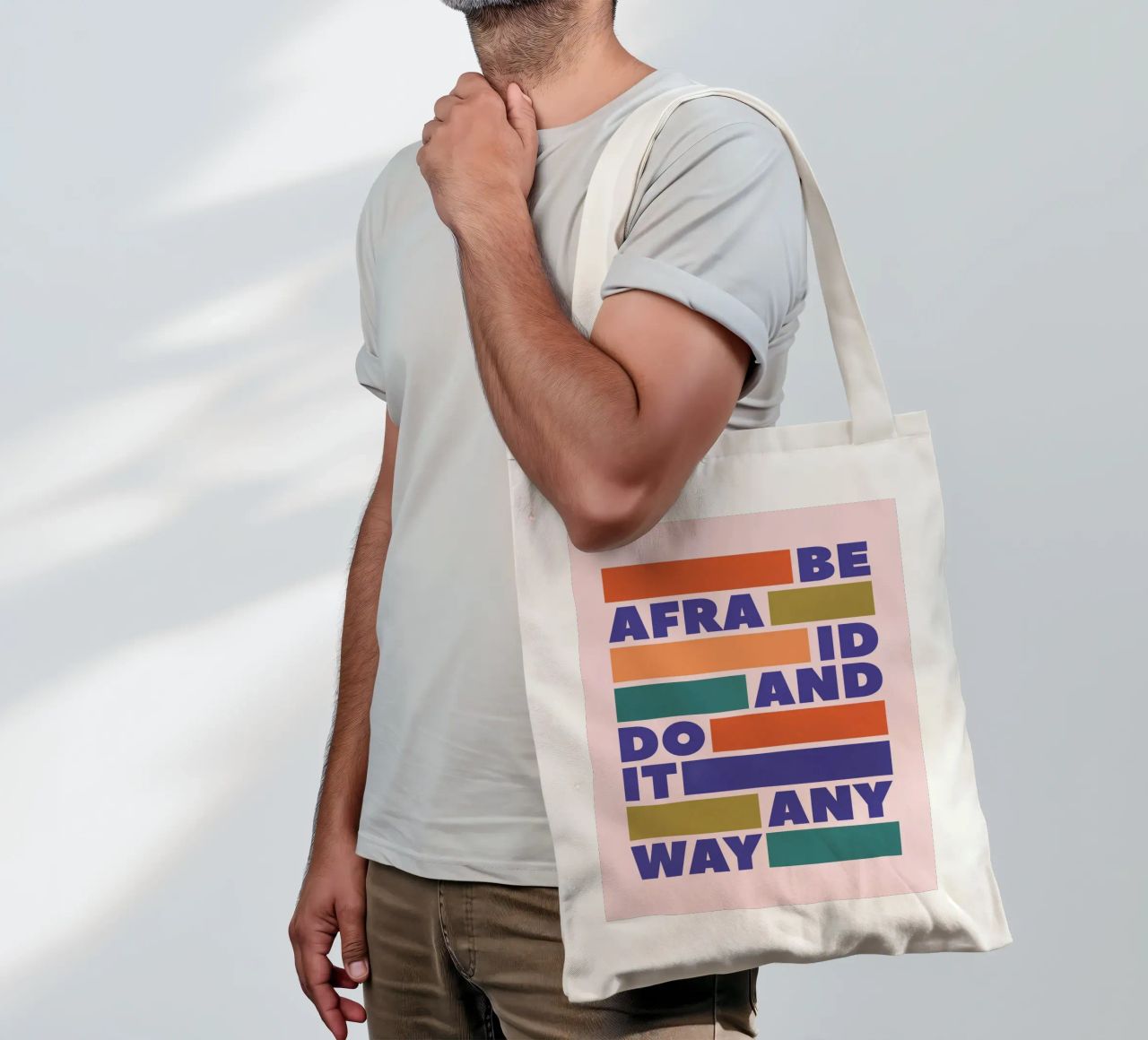 Be Afraid and Do It Anyway Bold Typography Art Jutebeutel von showmemars