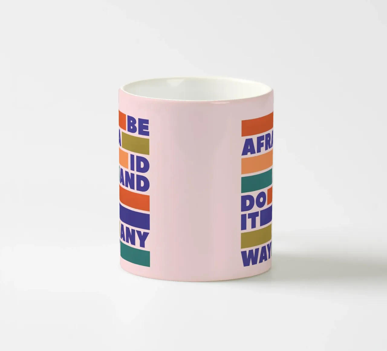 Be Afraid and Do It Anyway Bold Typography Art mug en céramique de showmemars