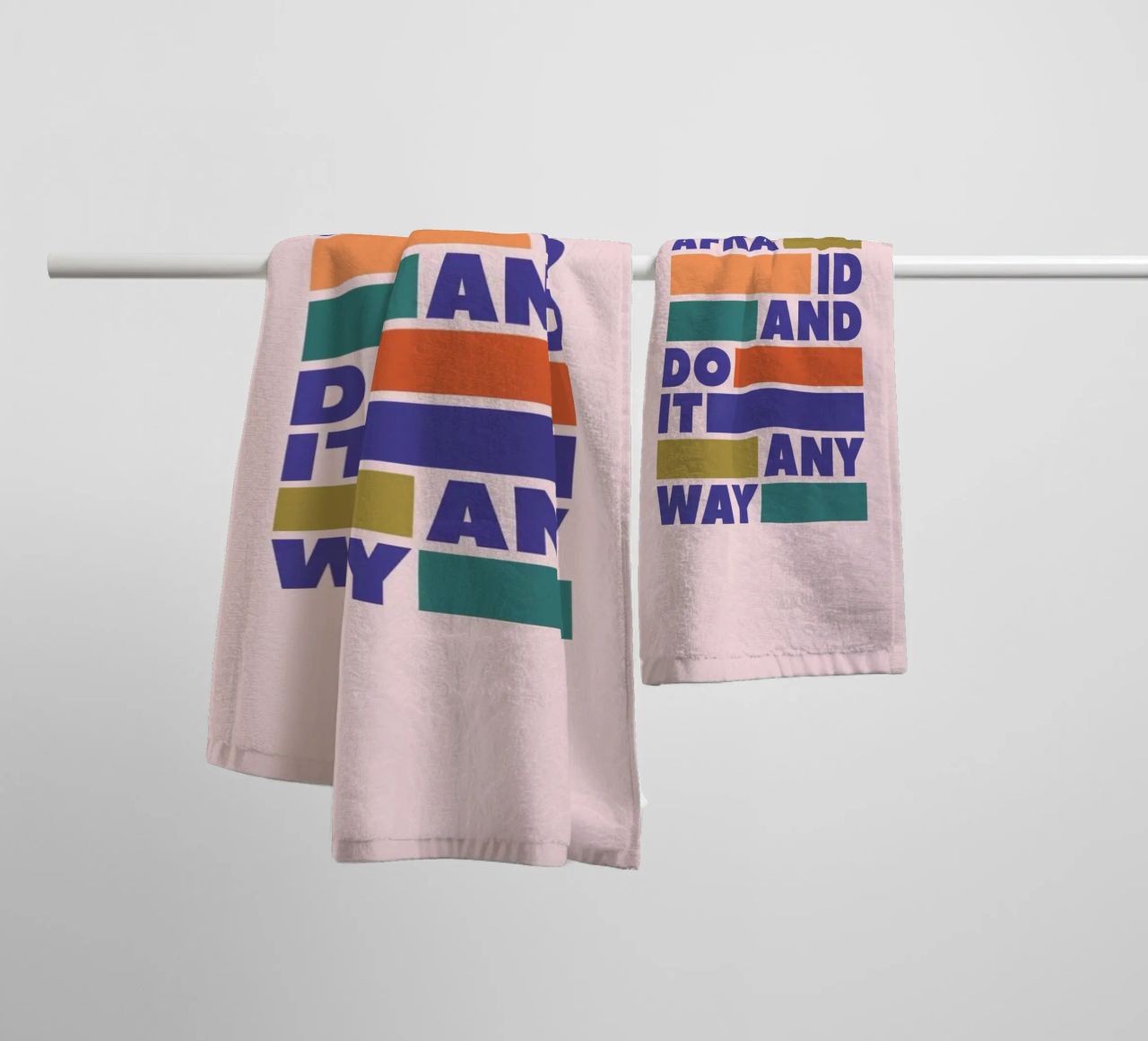 Be Afraid and Do It Anyway Bold Typography Art Handtuch von showmemars