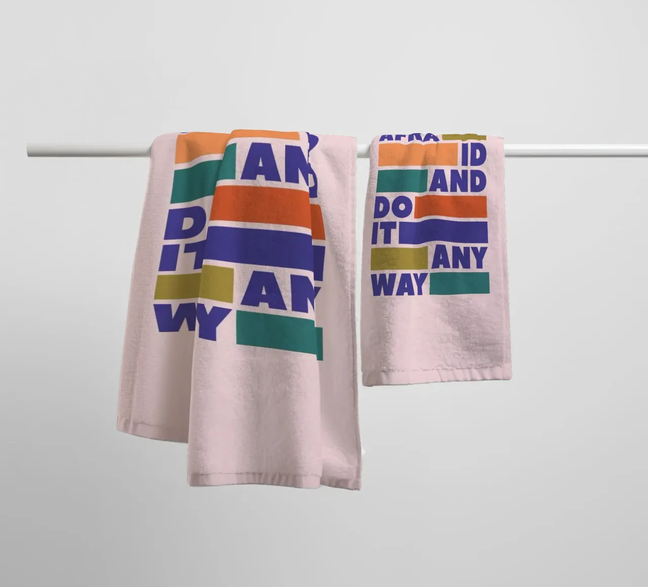 Be Afraid and Do It Anyway Bold Typography Art toalla de baño de showmemars