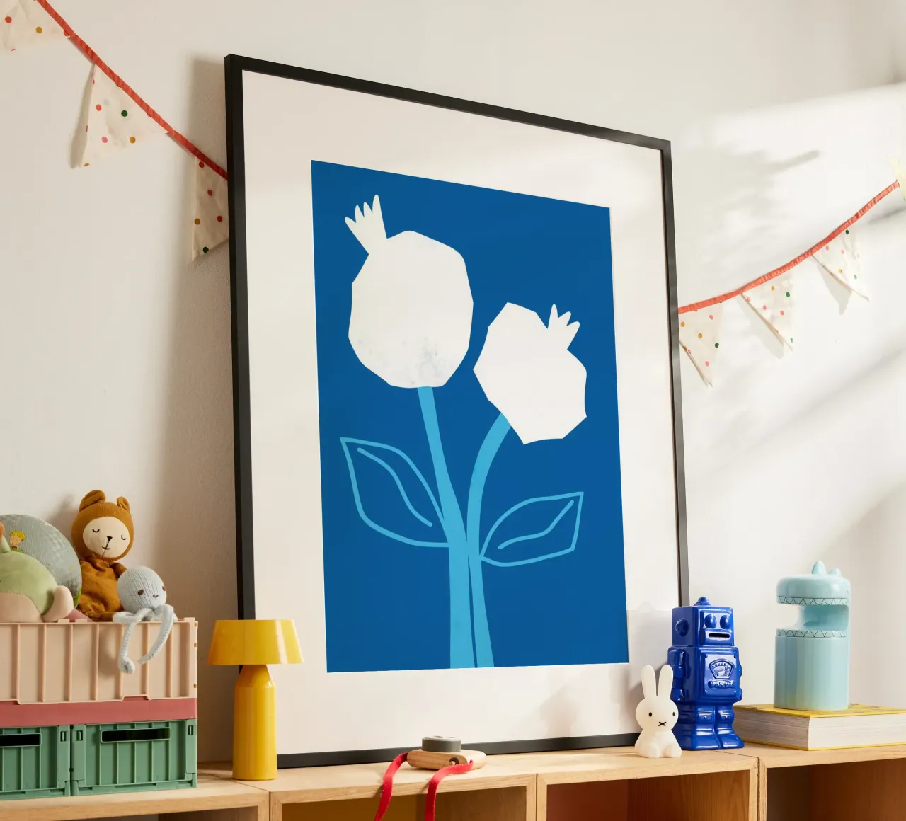 Melograni bianchi in blu cielo poster con telaio in alluminio da Autofocus