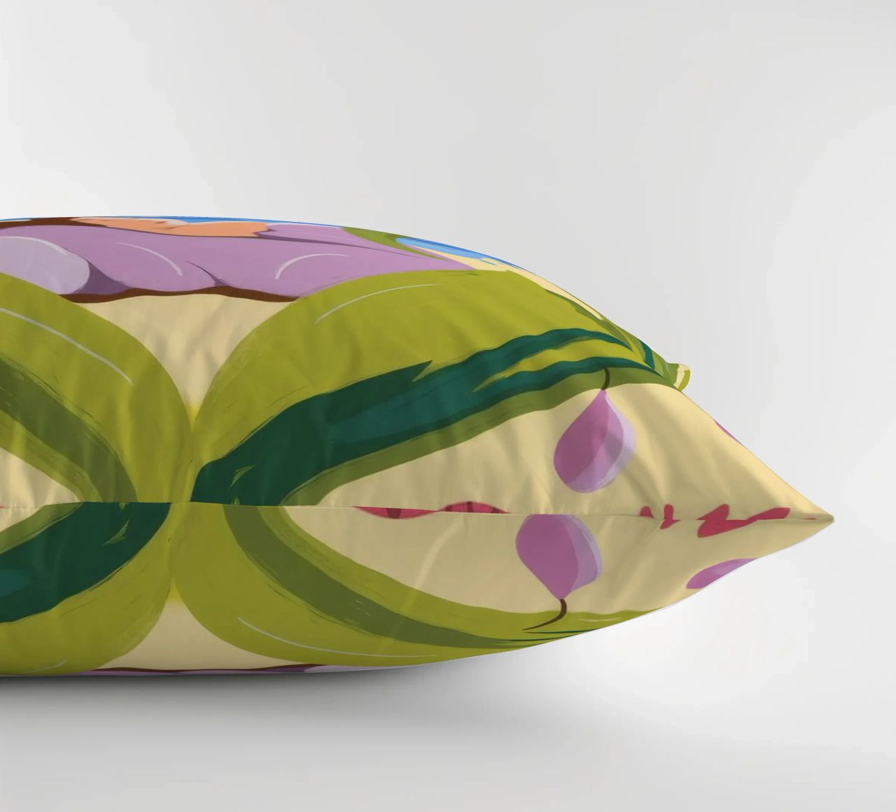 L'étreinte de la nature coussin de Artie Shifa