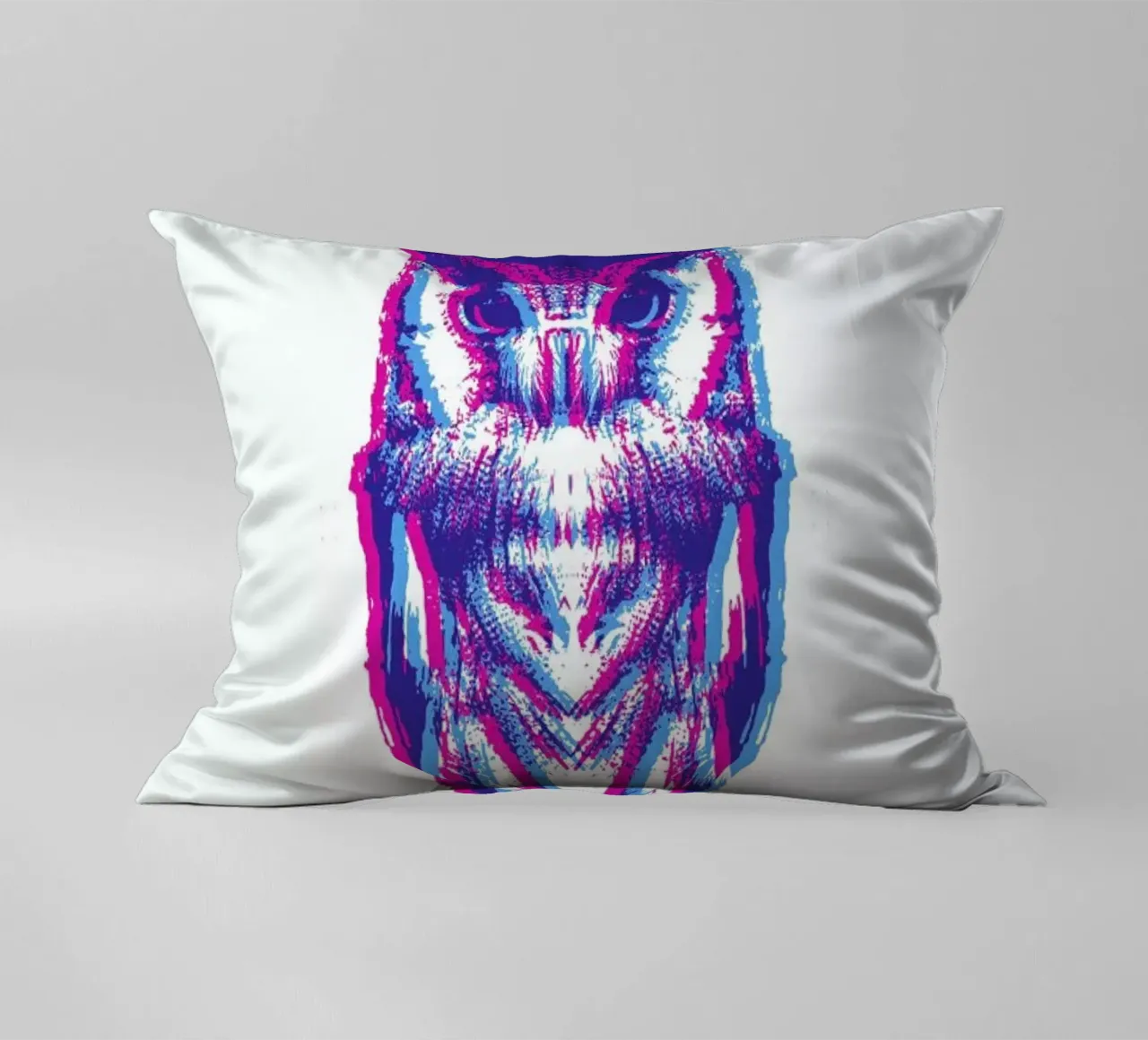 Magenta Owl with cyan beanie cuscino da Studio One