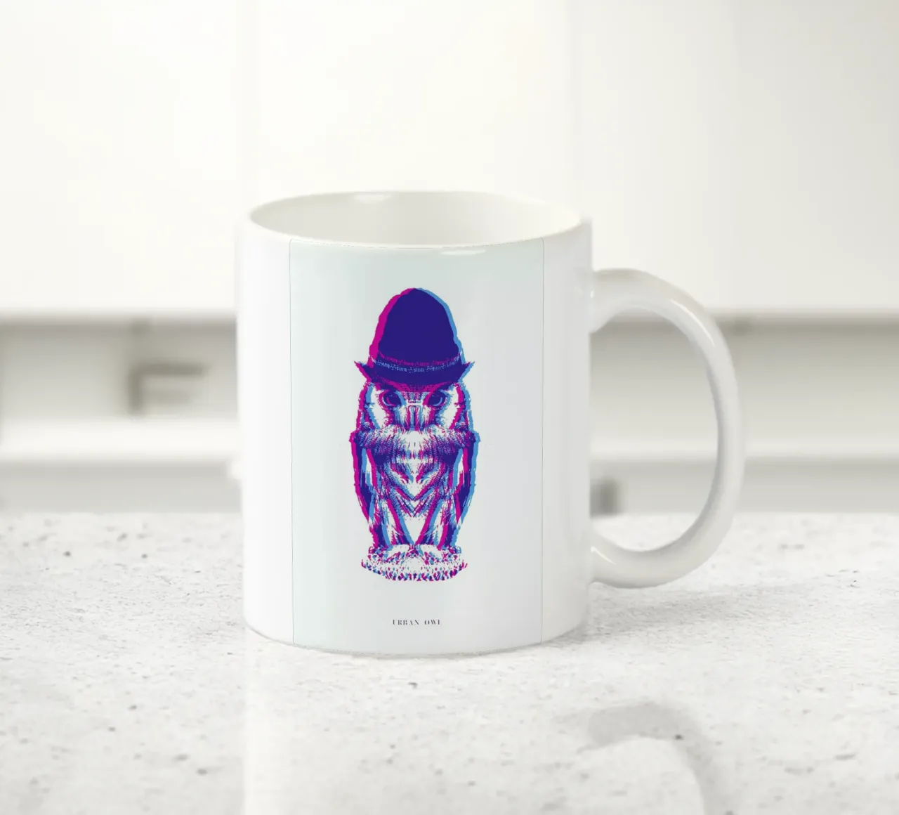 Magenta Owl with cyan beanie tazza in ceramica da Studio One