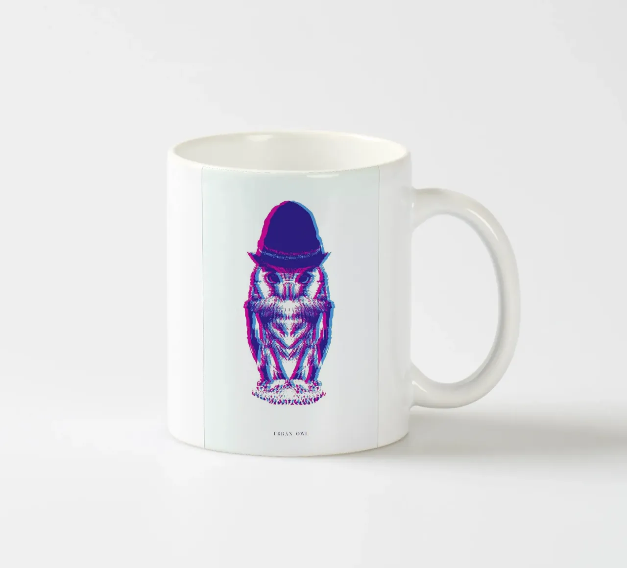 Magenta Owl with cyan beanie tazza in ceramica da Studio One