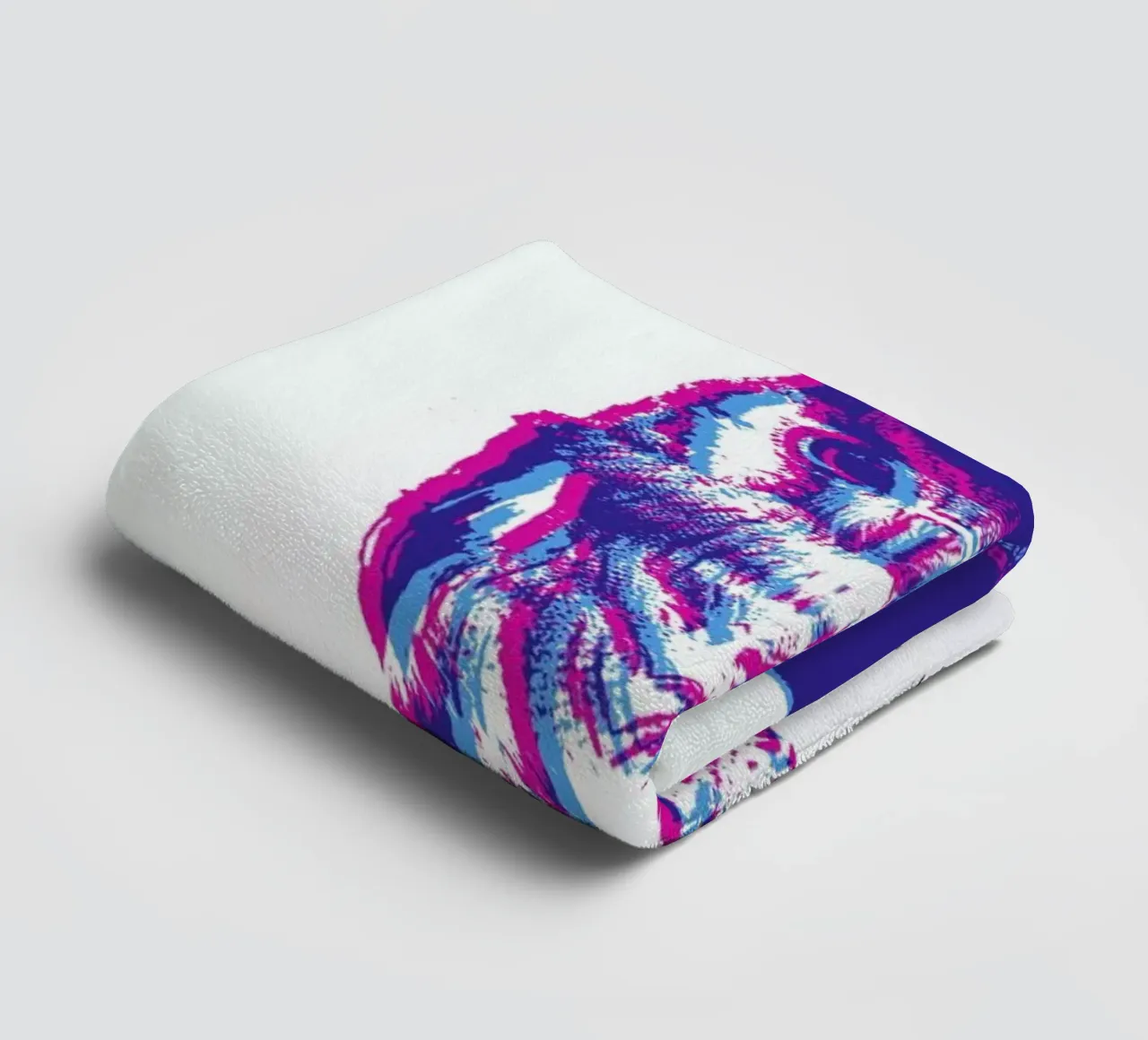 Magenta Owl with cyan beanie asciugamano da bagno da Studio One