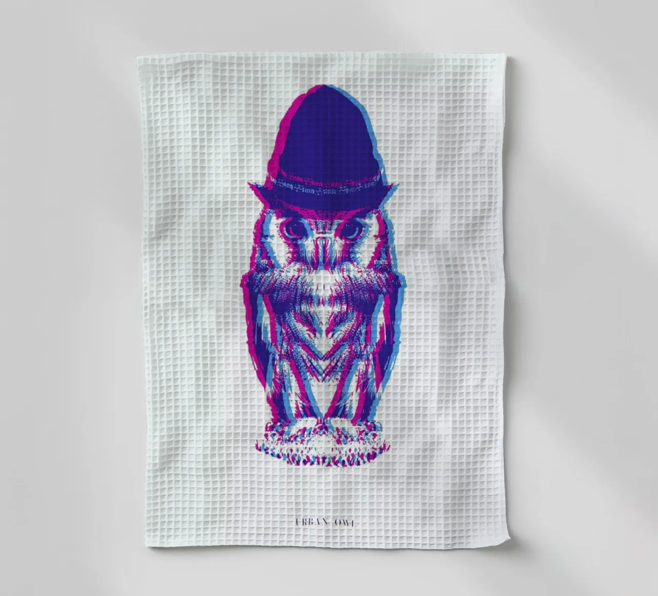 Magenta Owl with cyan beanie canovaccio da cucina da Studio One