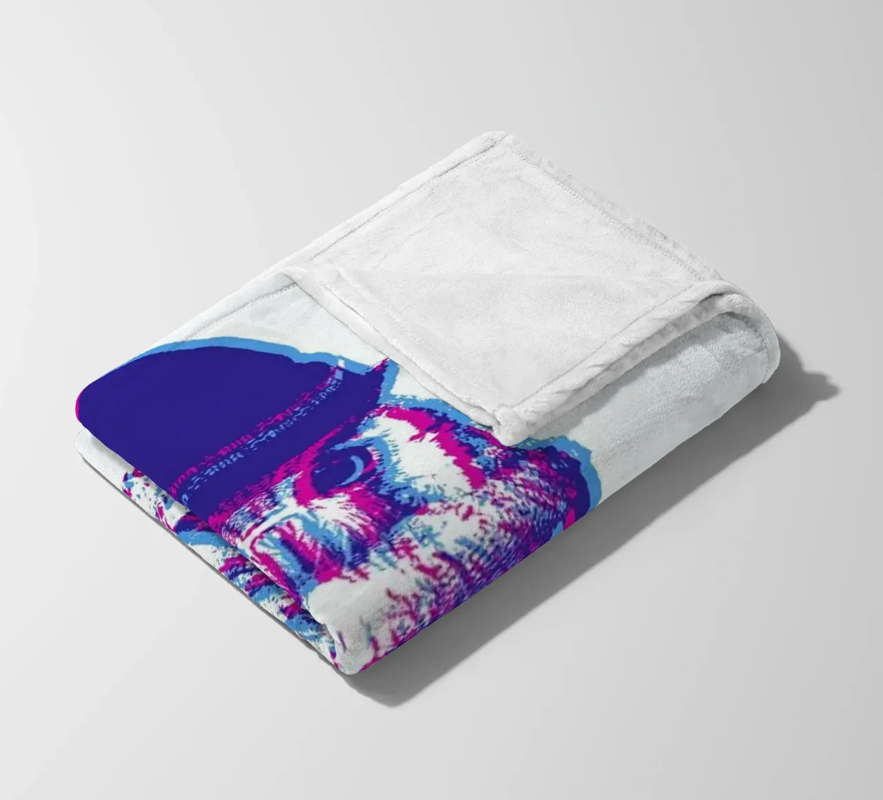 Magenta Owl with cyan beanie coperta in pile da Studio One