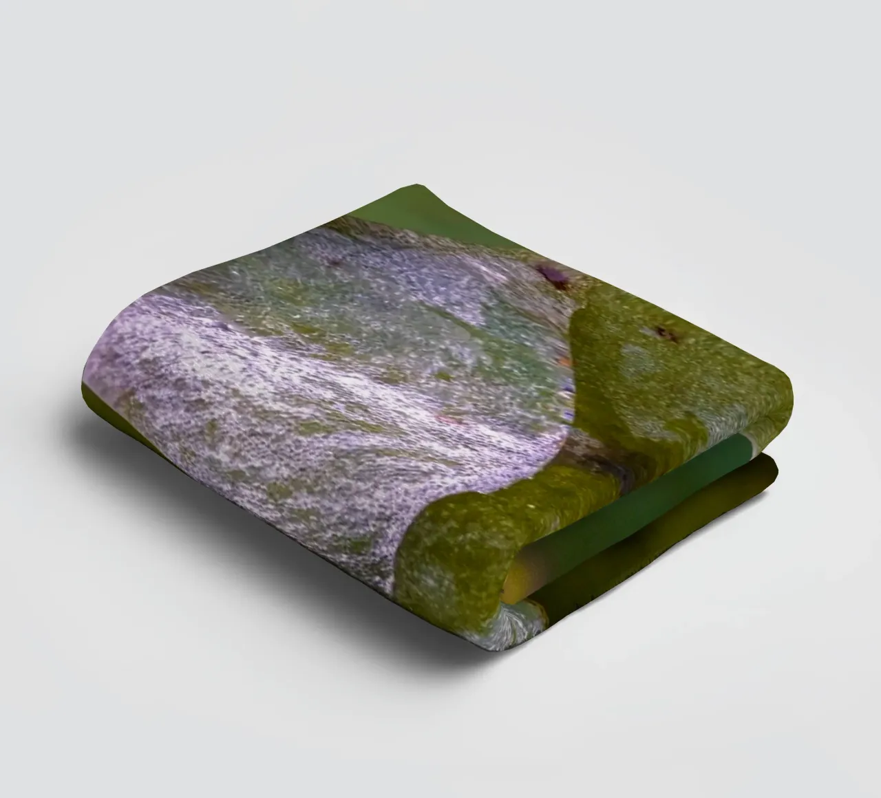 Wassertropfen auf einem dreiblättrigem Kleeblatt Handtuch von Marcus Beckert | Fotografie
