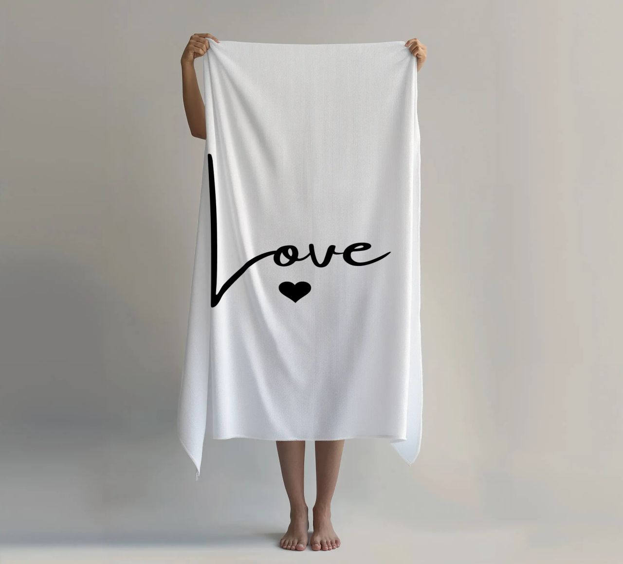 Un grande amore con un piccolo cuore telo mare da ArtDesign by KBK