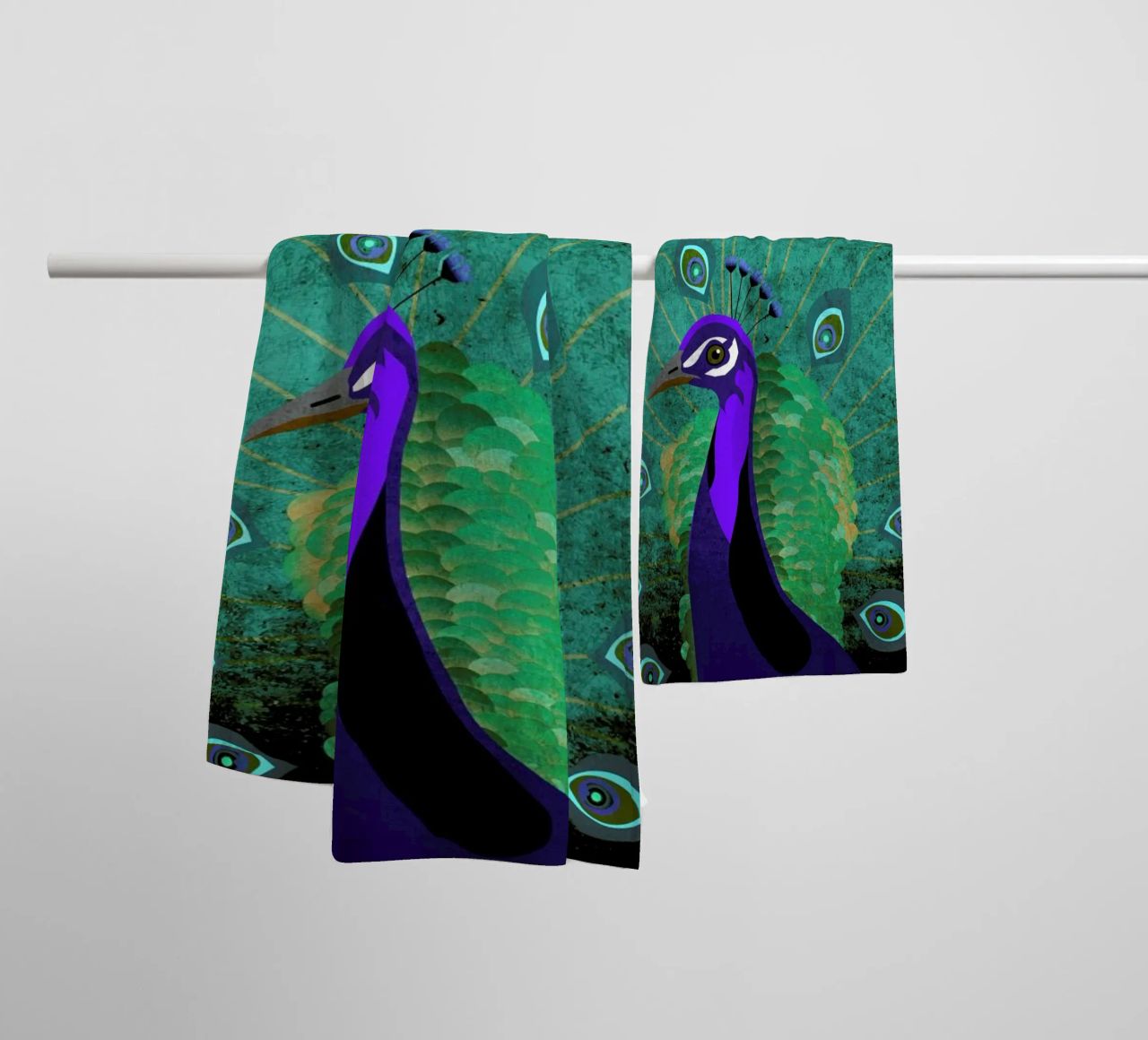 Pfau towel by Sabrina Ziegenhorn