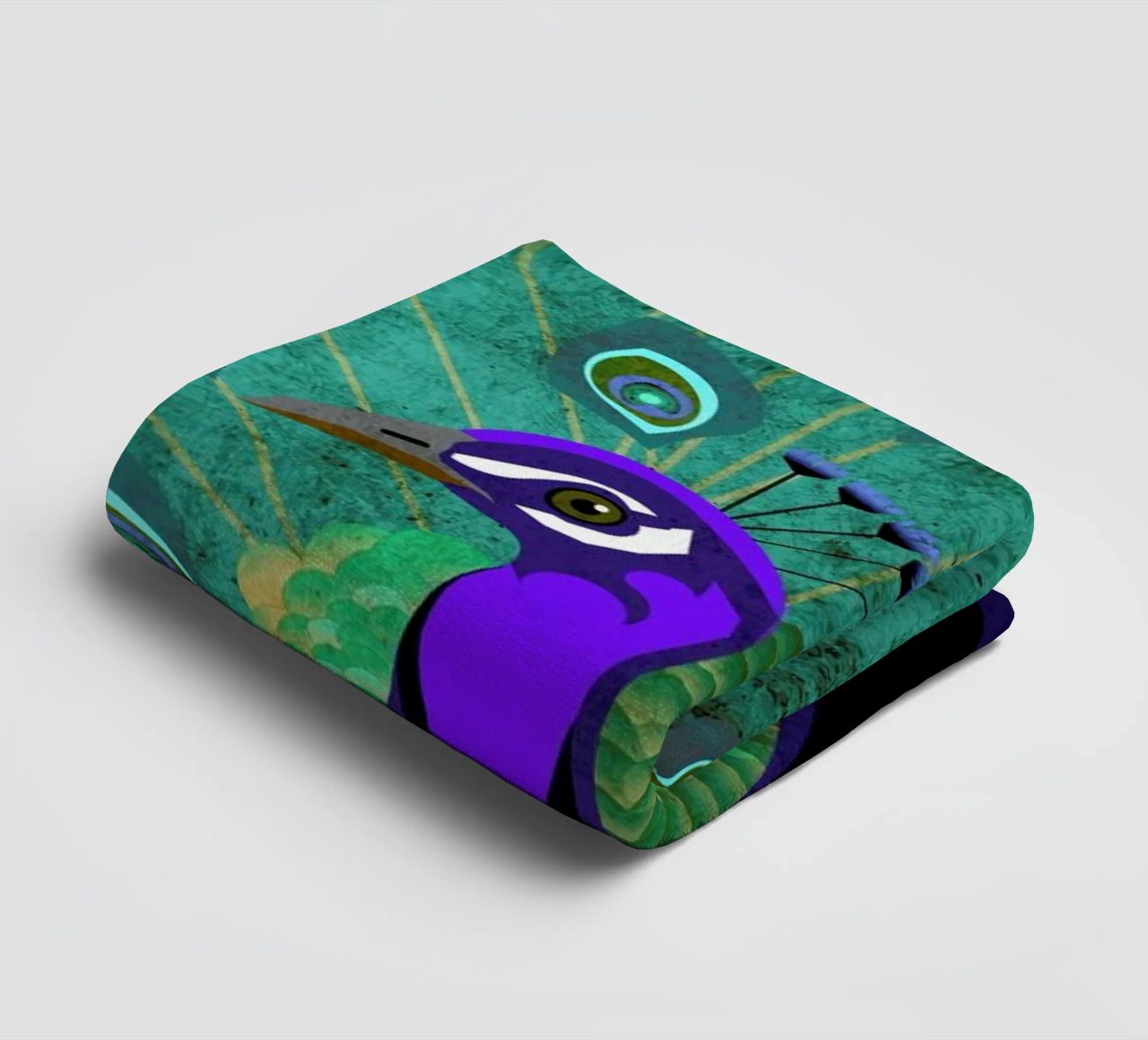 Pfau towel by Sabrina Ziegenhorn
