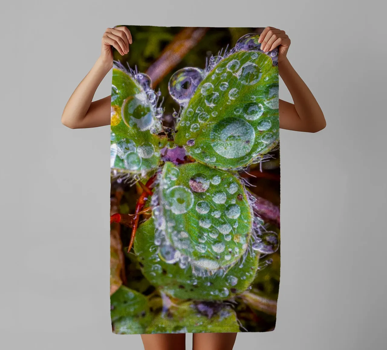 Dreiblättriges Kleeblatt mit vielen Wassertropfen Handtuch von Marcus Beckert | Fotografie