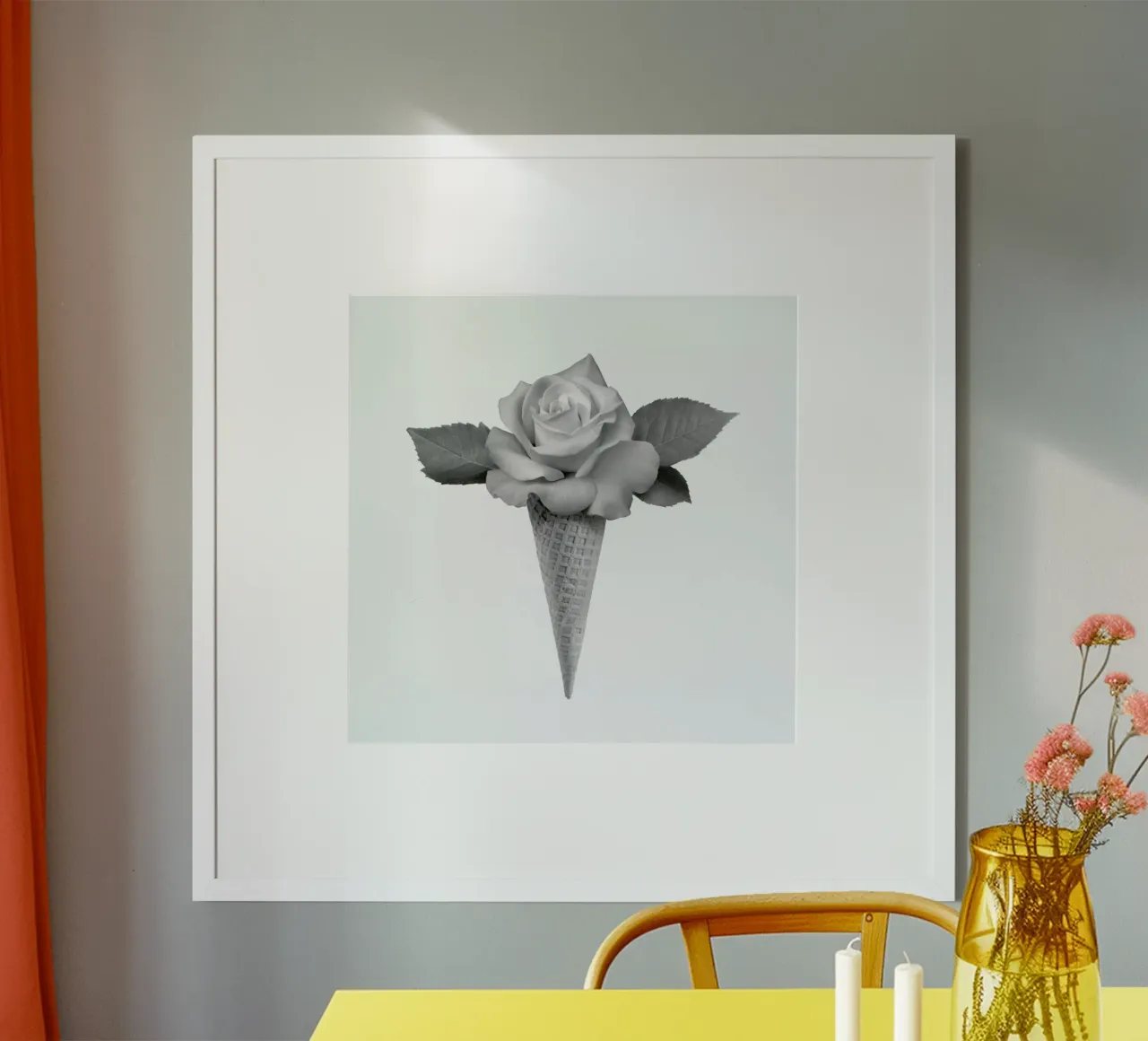 Rose Cream poster con telaio in legno da Chris Wharton