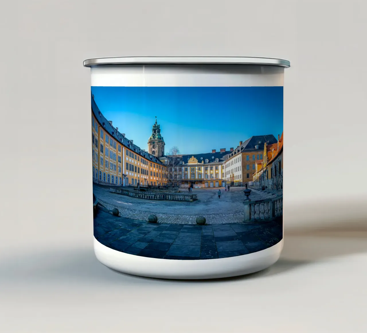 Cortile interno del castello di Heidecksburg a Rudolstadt tazza in smalto da Marcus Beckert | Fotografie