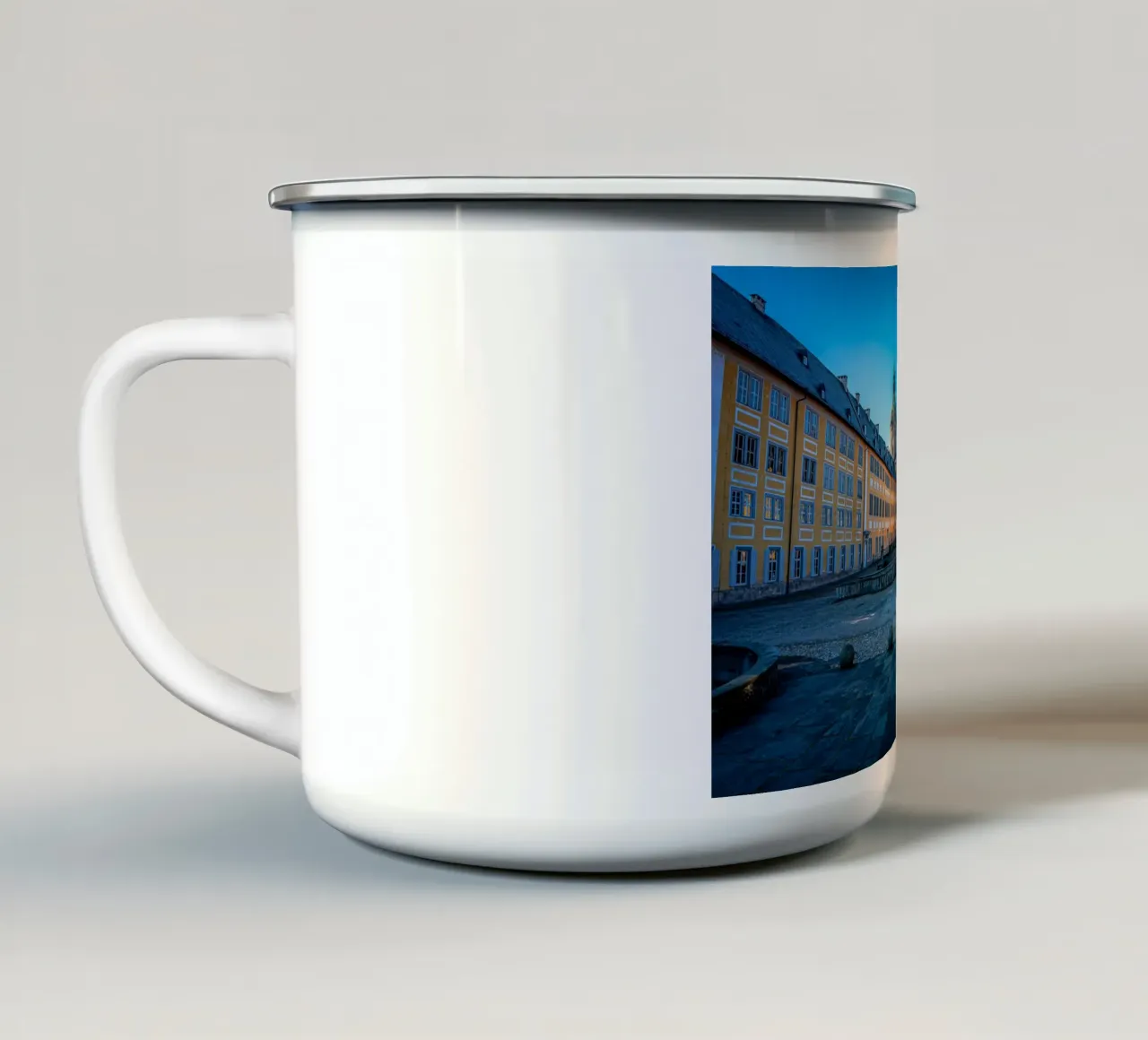 Cortile interno del castello di Heidecksburg a Rudolstadt tazza in smalto da Marcus Beckert | Fotografie