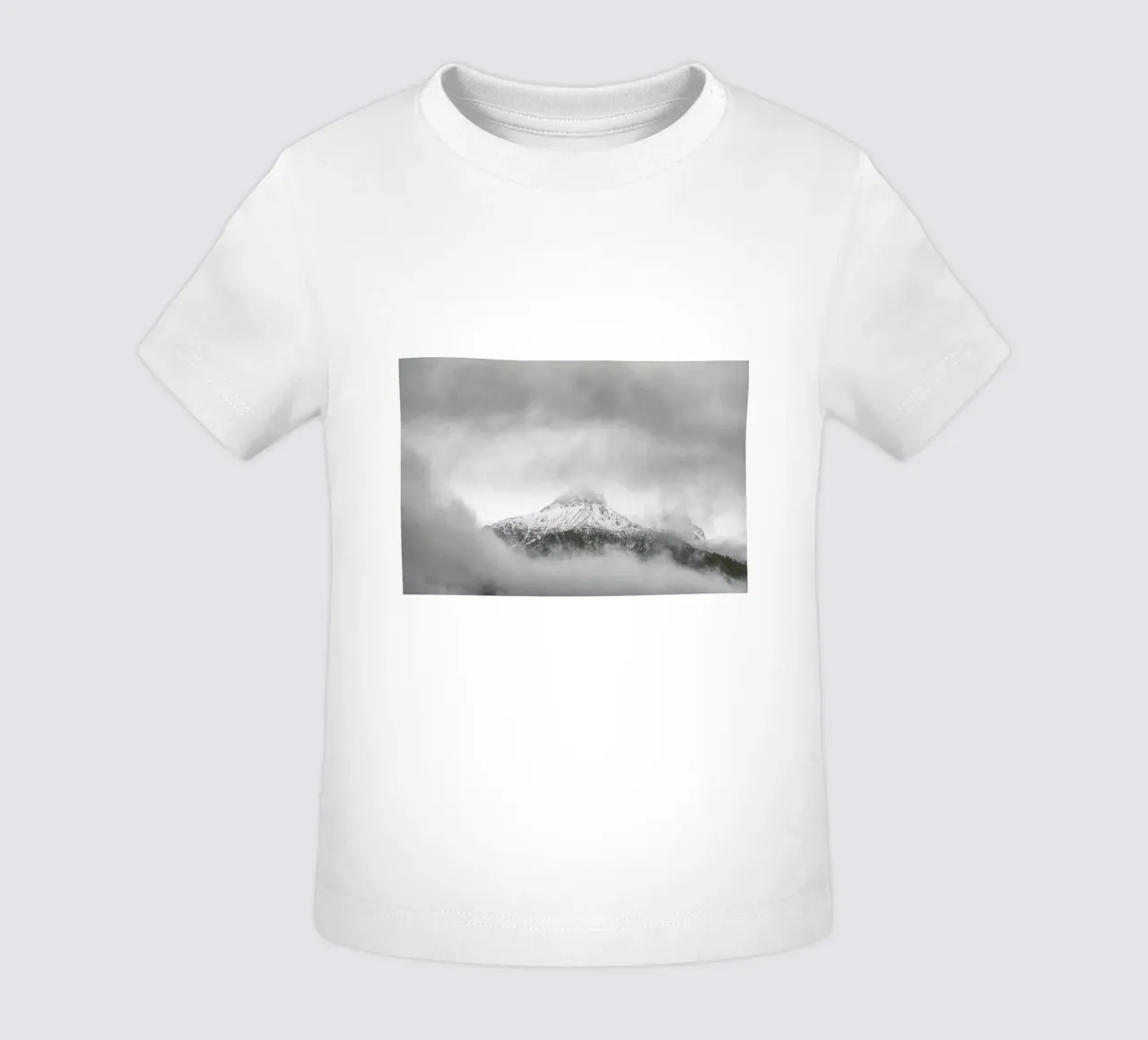 Peak in the Clouds camiseta de bebé de Nur Mut
