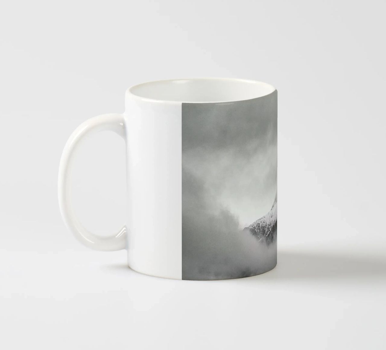 Peak in the Clouds tazza in ceramica da Nur Mut