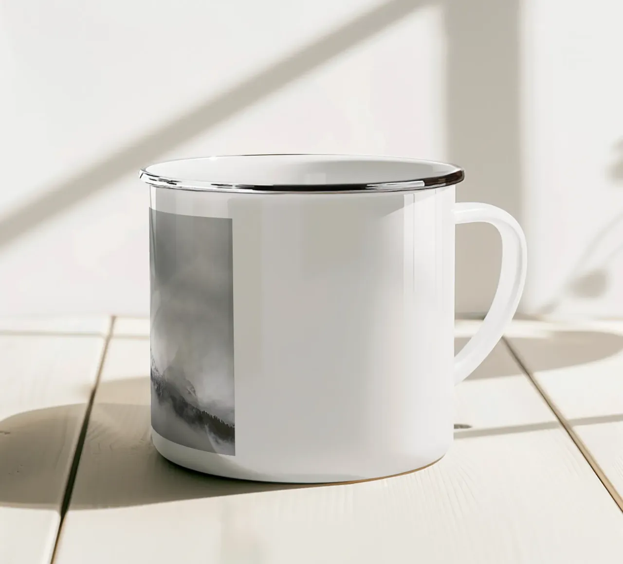 Peak in the Clouds taza de esmalte de Nur Mut