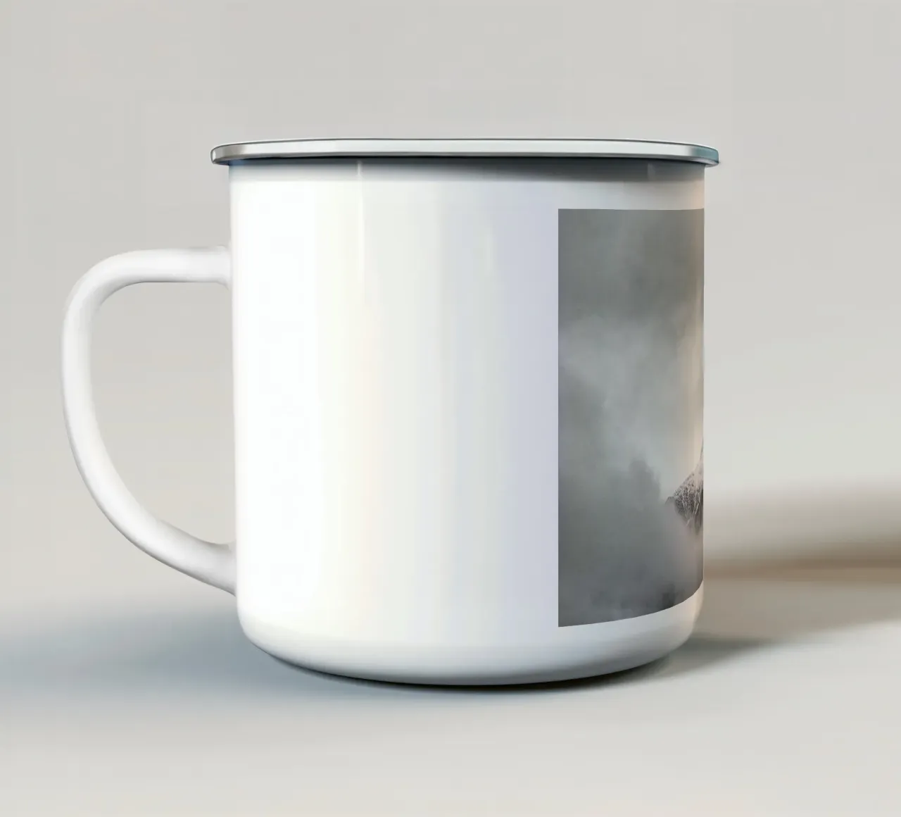 Peak in the Clouds Emaille Tasse von Nur Mut