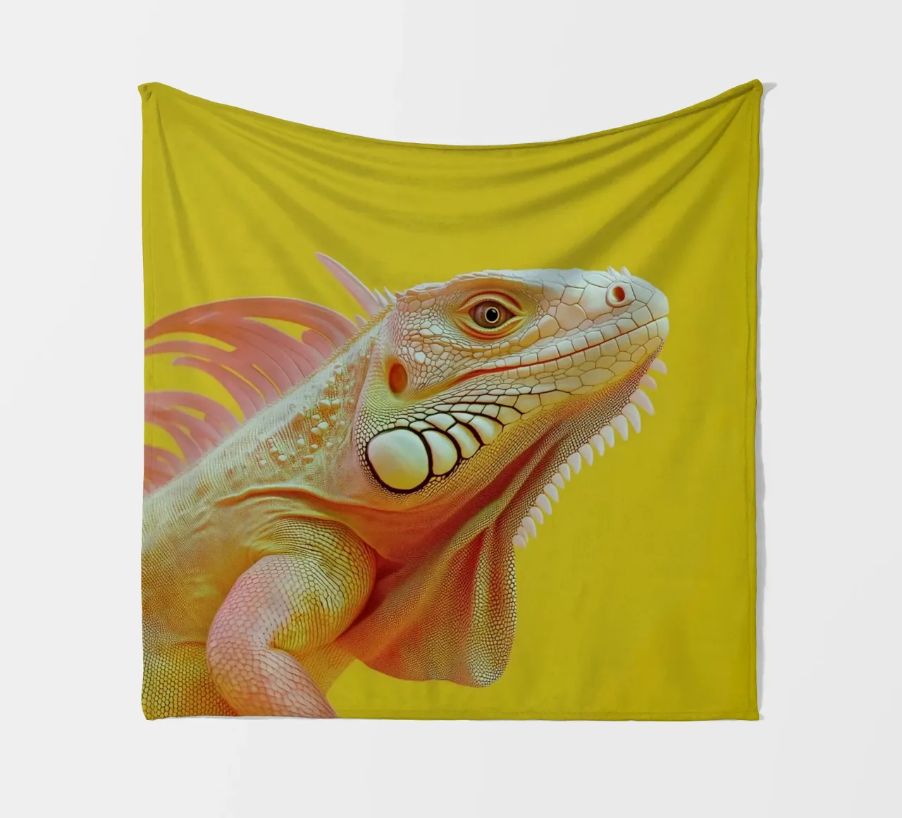 Ritratto di iguana gialla coperta in pile da Carinaprint