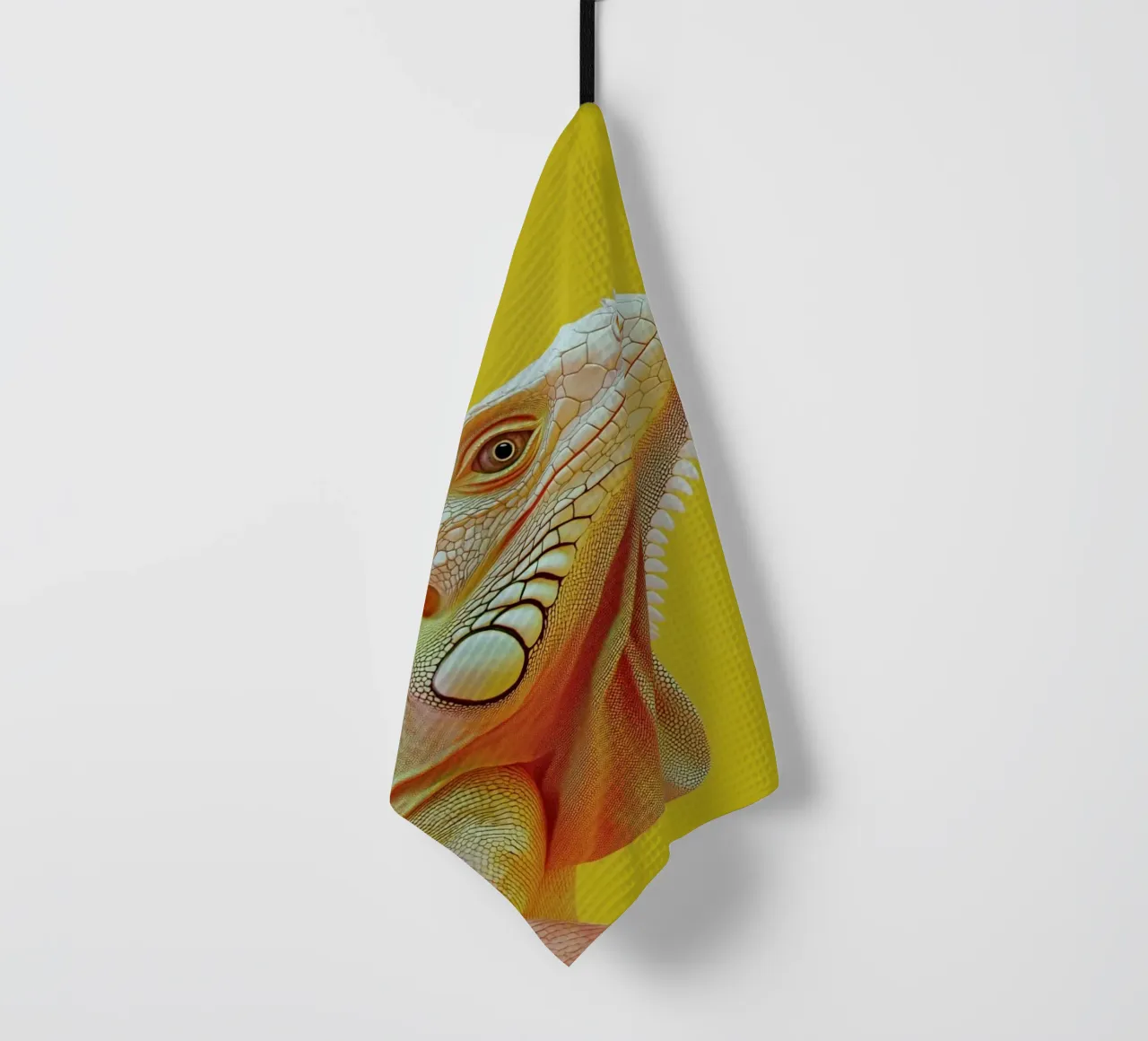 Gelber Leguan Porträt Geschirrtuch von Carinaprint
