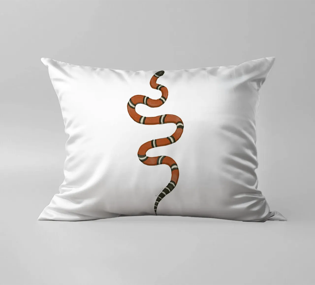 L'anno del serpente - Illustrazione ad acquerello del serpente reale del latte cuscino da This Wild Soul - Illustration