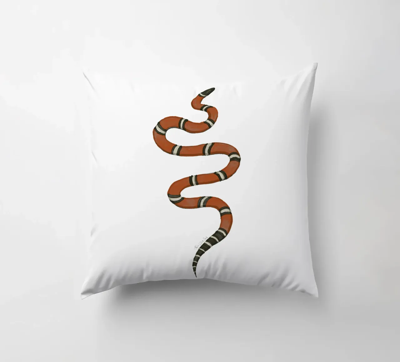 L'anno del serpente - Illustrazione ad acquerello del serpente reale del latte cuscino da This Wild Soul - Illustration