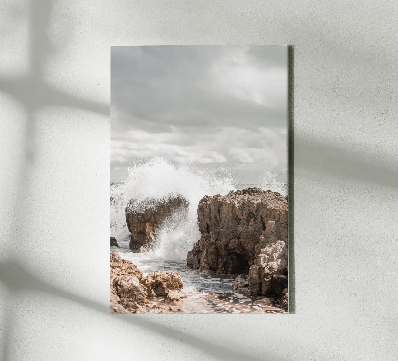 Ocean waves of the senses canvas with Floater frame by Carinaprint
