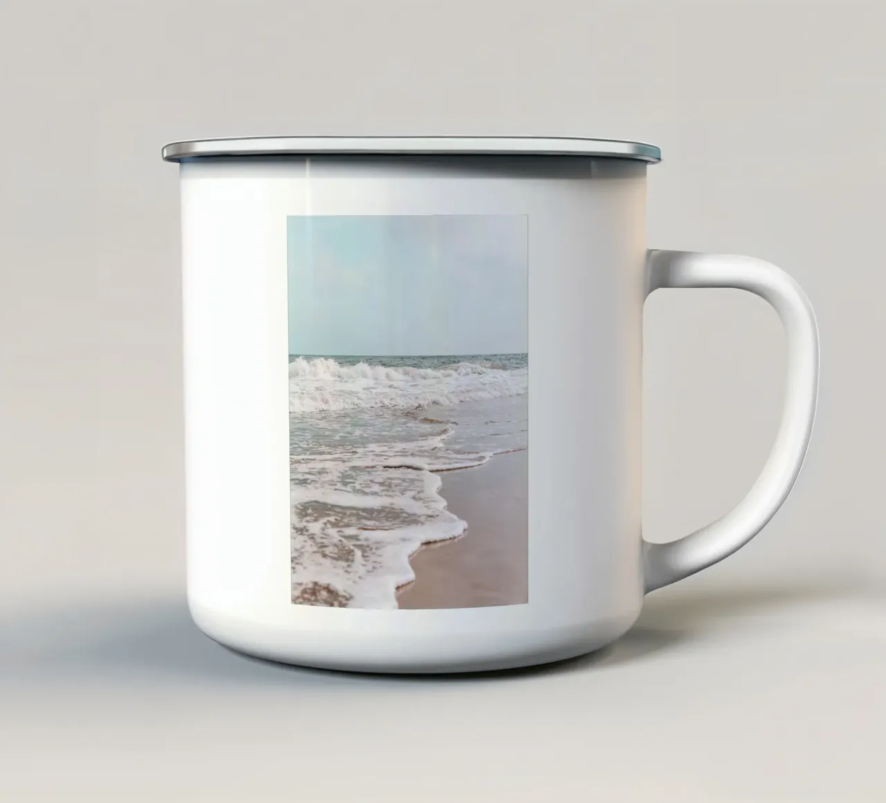 Paesaggio costiero mediterraneo tazza in smalto da Carinaprint