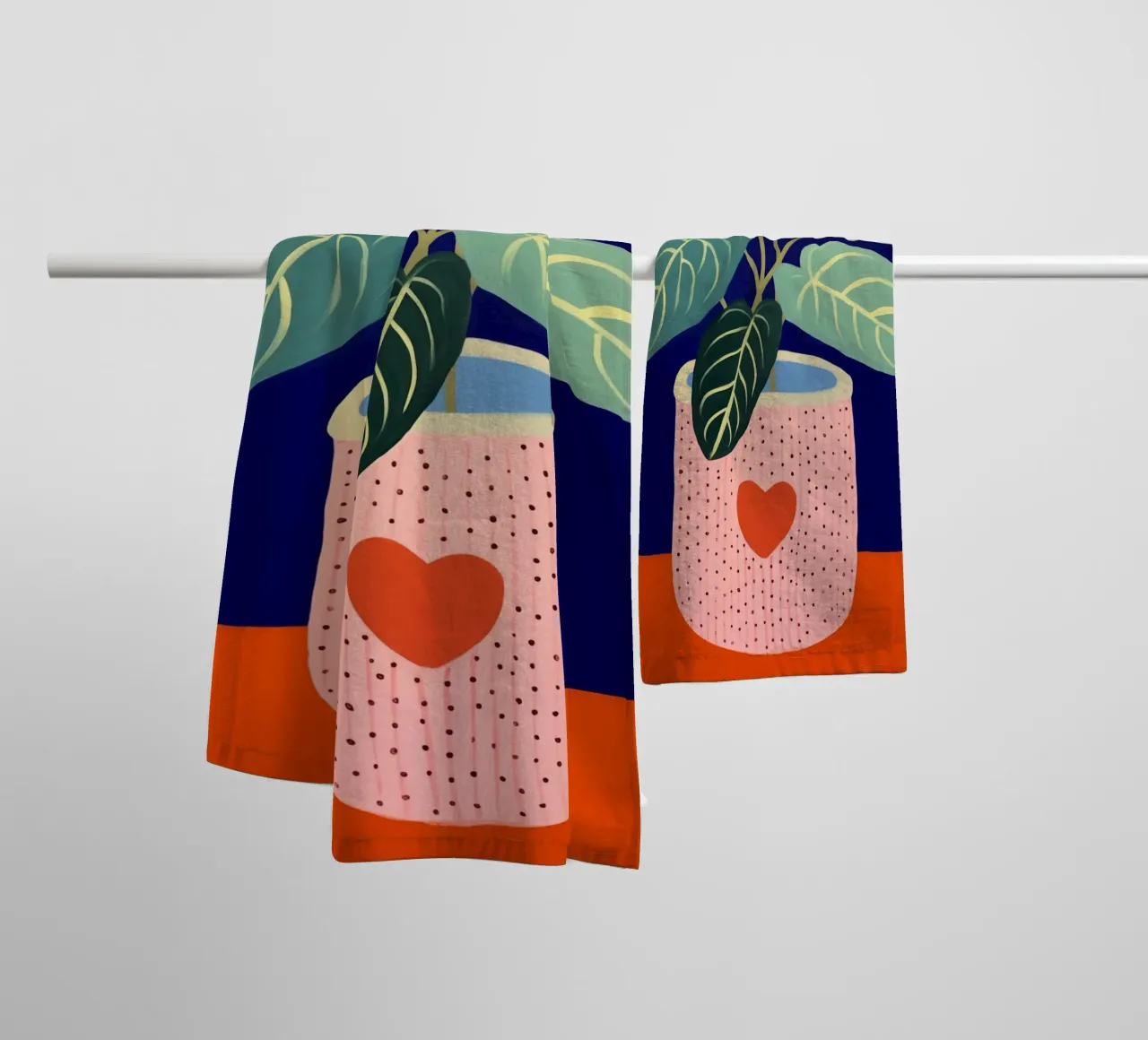 Una pianta con un cuore asciugamano da bagno da Carinaprint