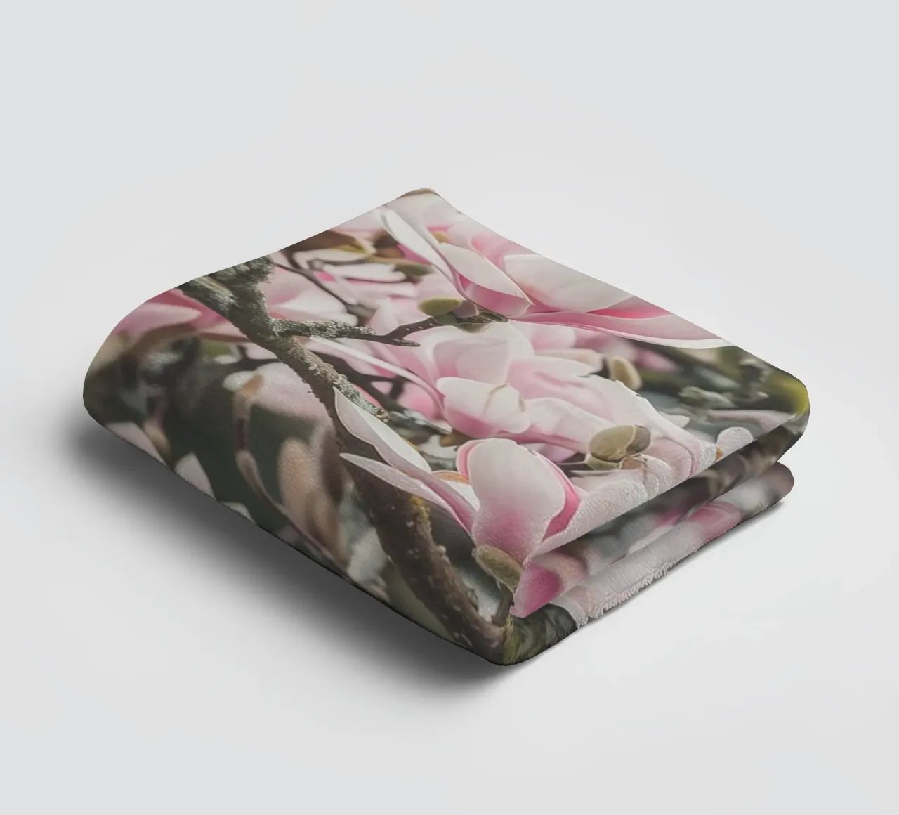 Magia dei fiori di magnolia asciugamano da bagno da Carinaprint