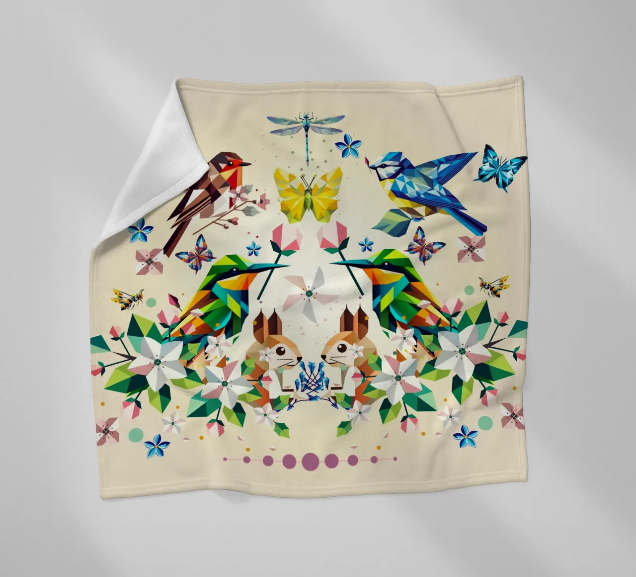 Magia di primavera - Composizione geometrica di animali e fiori coperta in pile da namosh