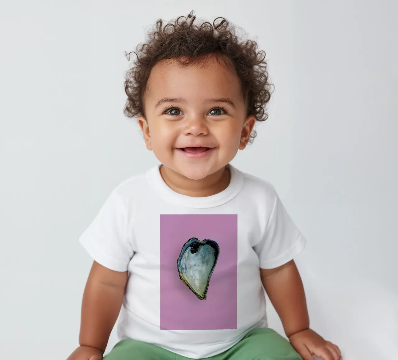 Heart V maglietta neonato da Curious Collections by Marielle Leenders