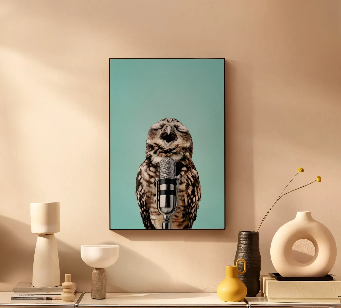 Owl Mic acryl van Jonas Loose
