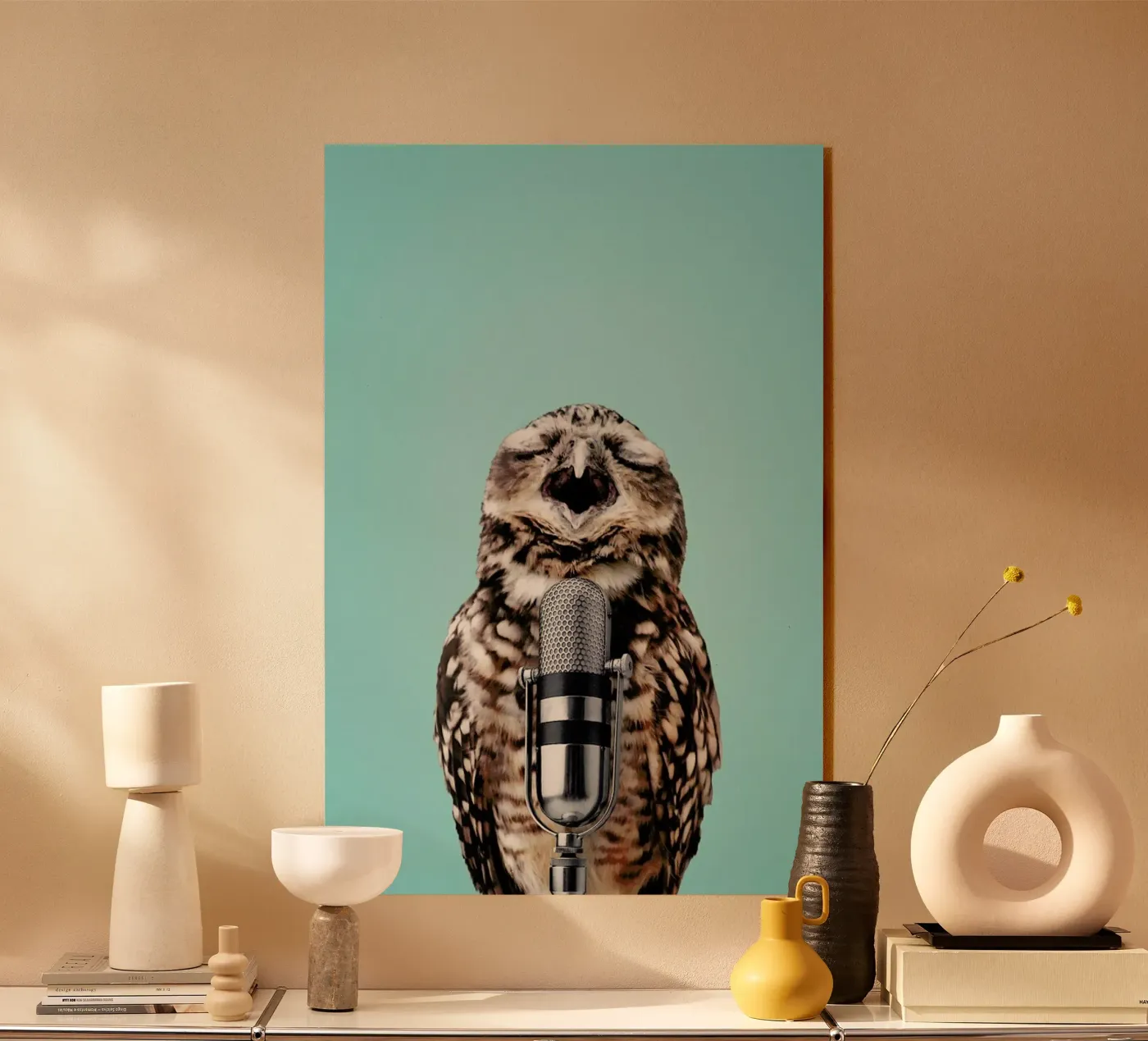 Owl Mic acryl van Jonas Loose