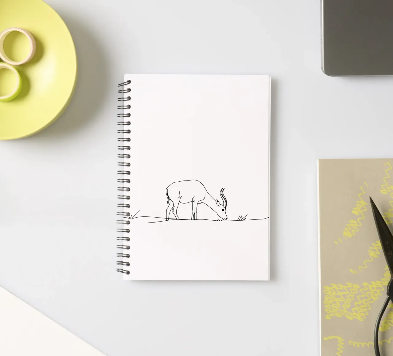 Antilope en train de brouter Dessin au trait minimaliste carnet à spirale de Viv Line Art