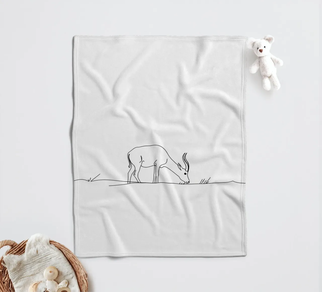 Antilope grasen Minimalist Line Art Zeichnung Fleecedecke von Viv Line Art