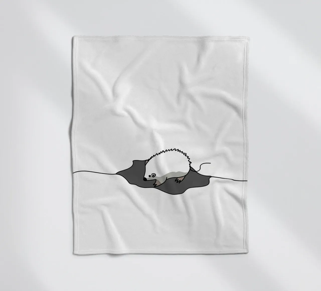Maus in Richtung des Lochs Minimalist Line Art Zeichnung Fleecedecke von Viv Line Art